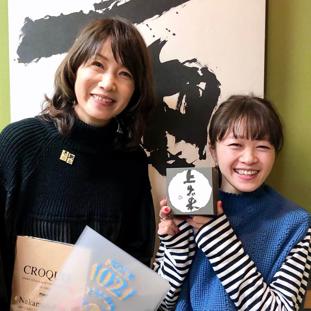 のインスタグラム：「FMAICHI「矢野きよ実の上出来ラジオ」 今週の上出来ゲストはまた女子ですよー Nakamura Emiちゃんをお迎えしますー ちいさくて、繊細で、優しくて…いつも周りのことばかり考えているEmiちゃん… ステージでは大きくいろんな感情を一生懸命歌う姿に泣けちゃうんです… 大きな優しさに包まれてくださいねー  2月16日「矢野きよ実の上出来ラジオ」ぜひ聴いてねー#yanokiyomi #矢野きよ実 #nakamuraemi #矢野きよ実の上出来ラジオ」