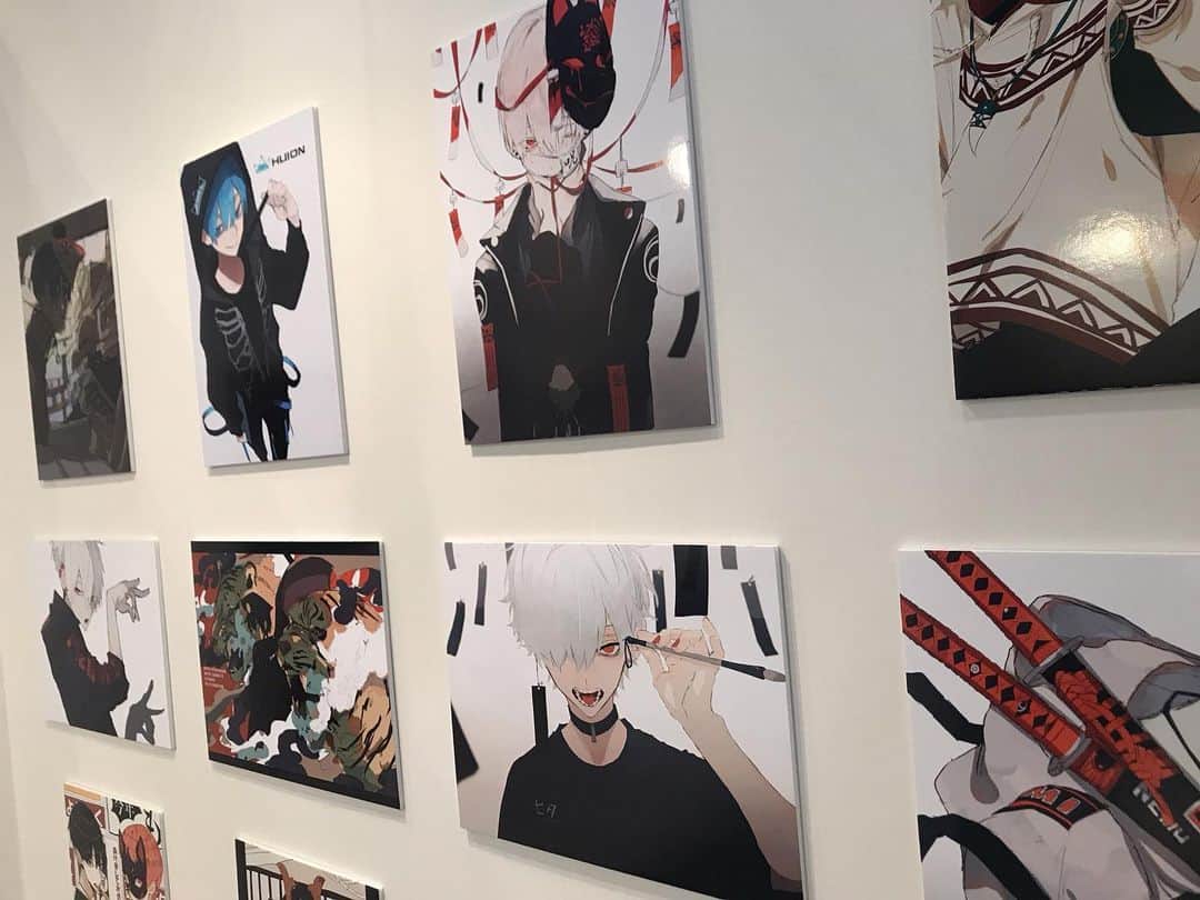 新野彩乃のインスタグラム：「こんなに素敵な絵を描くイラストレーターさん他にいたかな？ってくらい綺麗で天国だった。  @sakusya2 さん  #サイン会色紙目の前で完売泣いた」