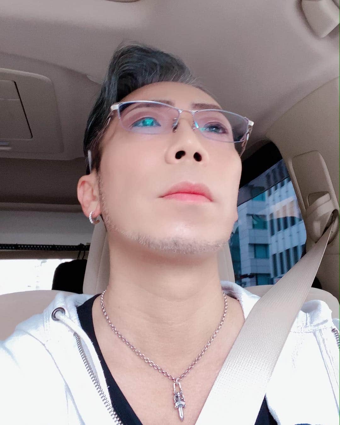 火口秀幸のインスタグラム：「久々にメンバーに逢えた #吉本坂46 #RED  #不能ではいられない」