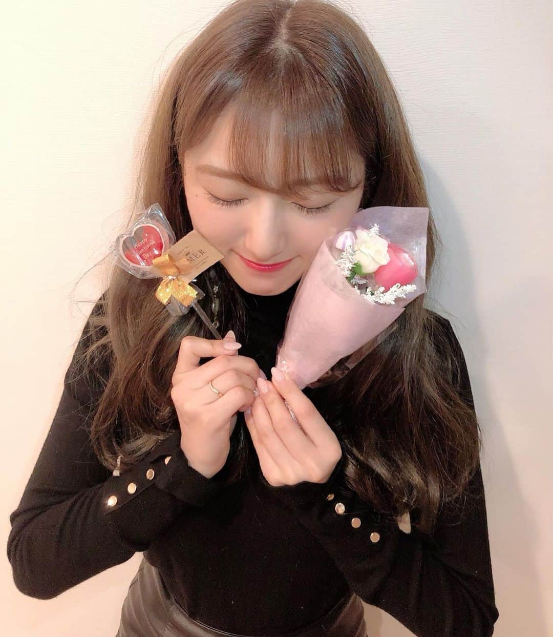 阿比留李帆さんのインスタグラム写真 - (阿比留李帆Instagram)「Happy Valentine🍫❤️❤️ みんなはどんなバレンタインを過ごしたの？🥰 #valentine」2月15日 18時04分 - riholiday717