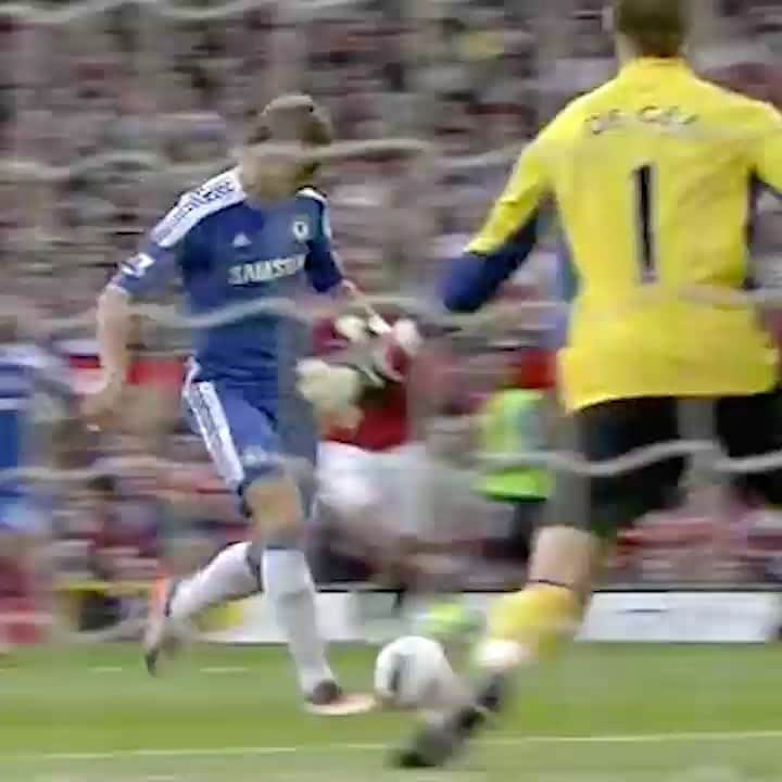 フェルナンド・トーレスのインスタグラム：「#ManUChelsea 2011 🔵⚽🔥 @chelseafc #CFC #TorresLegacy #TBTorres」