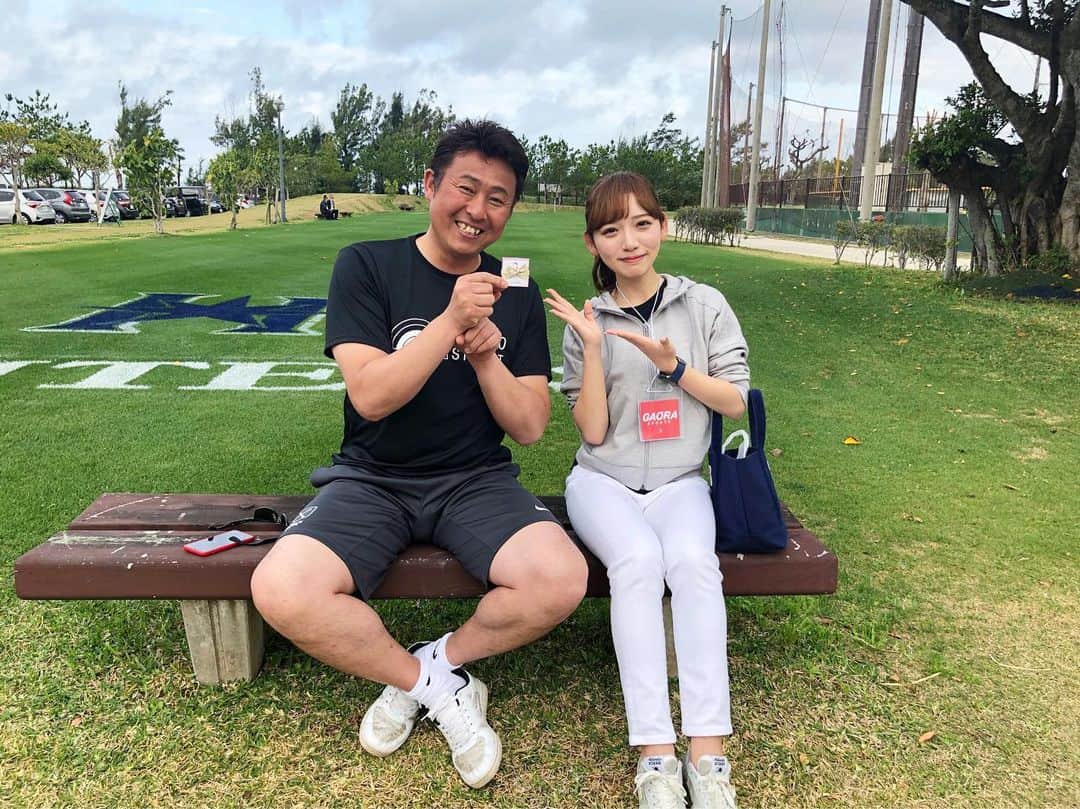 東馬場ななのインスタグラム：「⭐️ ファイターズキャンプ中継 観てくださった方ありがとうございました！ 今日は国頭で行われた紅白戦のリポートでした⚾️ 解説の皆さんと📷💕 ⇒スワイプ⇒すると増えていきます😆✨✨✨ . #北海道日本ハムファイターズ  #キャンプ #沖縄 #名護 #国頭 #lovefighters #岩本勉 さん #稲田直人 さん #森本稀哲 さん #GAORA #野球」