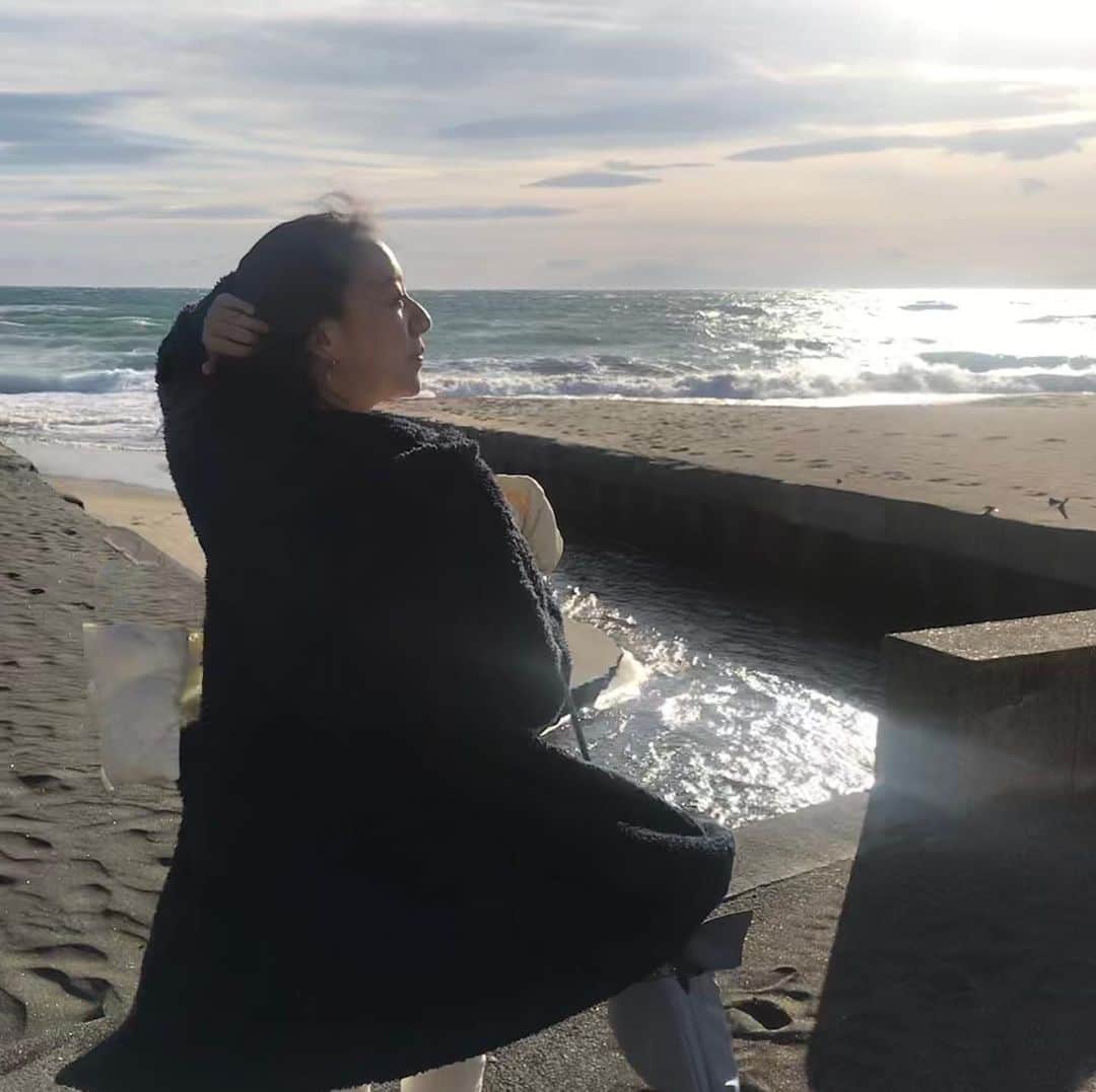 長澤彩子さんのインスタグラム写真 - (長澤彩子Instagram)「海、すき。  #七里ヶ浜」2月15日 19時12分 - ayako212nagasawa