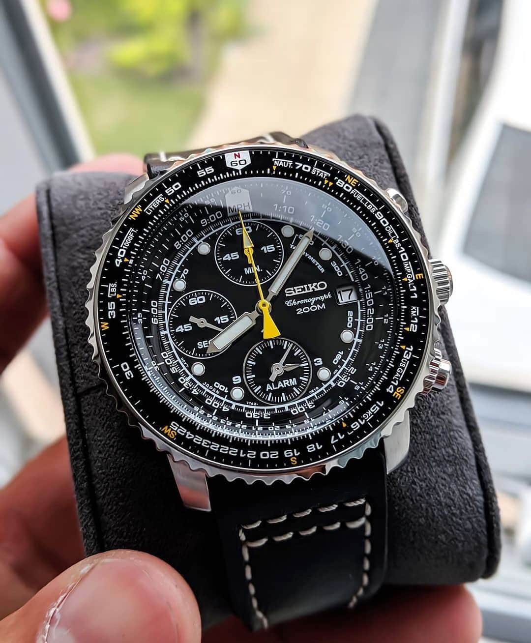 Daily Watchさんのインスタグラム写真 - (Daily WatchInstagram)「Seiko Flightmaster SNA411. This spectacular timepiece was spotted on Amazon and eBay at about $275 ⠀⠀⠀⠀⠀⠀⠀⠀⠀ .⠀⠀⠀⠀⠀⠀⠀⠀⠀ 📷@ray_deen⠀⠀⠀⠀⠀⠀⠀⠀⠀ .⠀⠀⠀⠀⠀⠀⠀⠀⠀ #dailywatch #seikofam #flightmaster #sna411 #seikowatch #seiko #watches #watch #timepiece  #gshock #hodinkee #wristwear #watchesofinstagram #womw #casio #wristwatch #speedmaster #watchobsession #braceletstack #watchofinstagram #ablogtowatch #rado #watchenthusiast #vintagerolex #seamaster #vintagewatches #audemarspiquet #swissmadewatch」2月15日 19時23分 - dailywatch