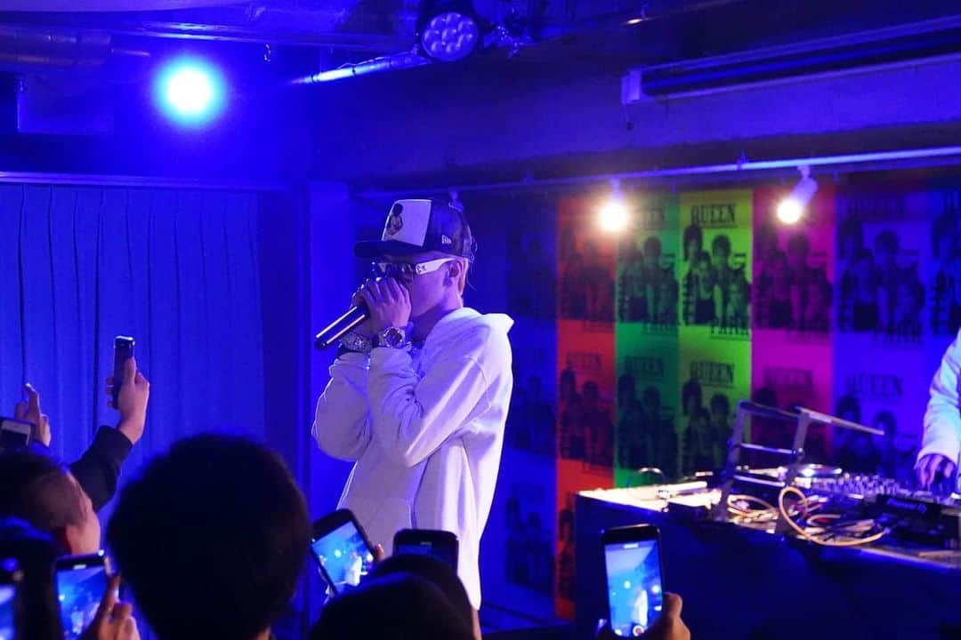 のインスタグラム：「[Park Live]2/15(土)のPark Liveは、LEX。「STAR」「ALIEN」などを披露しました。  次回2/21(金)20:00〜のPark Liveは、 Maika Loubté ／ MIHO HATORIです。  @lex_zx_lex_0 #lex #ginzasonypark #銀座ソニーパーク #GS89 #parklive #ginza #銀座 #ライブ #live #tokyo #ライブレポート」