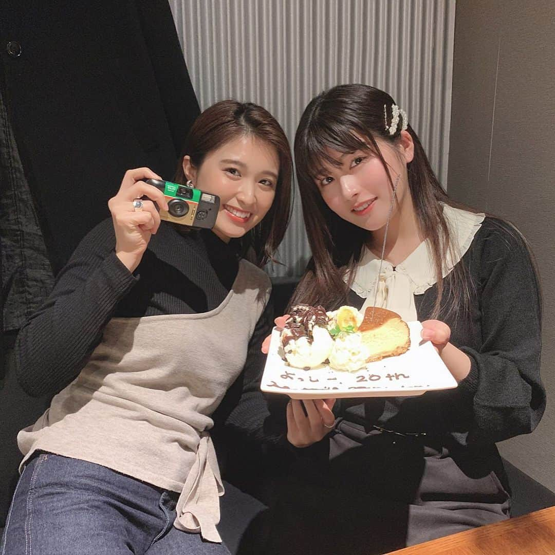 ちとせよしのさんのインスタグラム写真 - (ちとせよしのInstagram)「1月誕生日だったので帰省中お友達にお祝いしてもらいました︎︎︎︎☺︎ プレートのサプライズも…！🤭 先月帰省した時は成人式でバタバタしてたからちゃんと祝って貰えて嬉しい〜😭ありがたや😭💓 改めて今年の誕生日は大勢の方々に祝って頂けて本当に幸せだったなぁ…(〃´-`〃) ･ ･ ･ #selfie #bpoint #saga #dinner #suu #セルフィー #佐賀 #佐賀ディナー #佐賀グルメ #誕生日サプライズ #プリクラ #プリント倶楽部」2月15日 19時48分 - chitose_yoshino