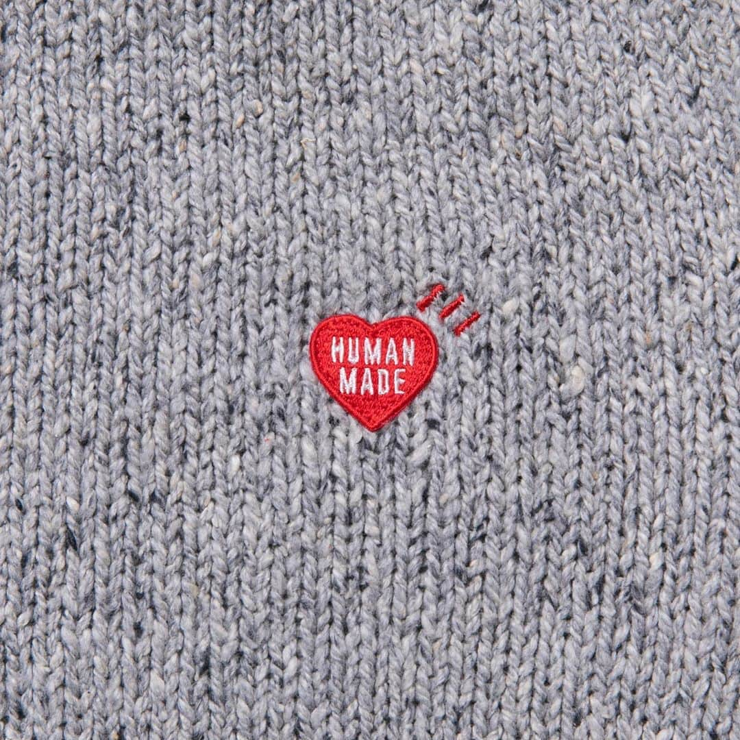 HUMAN MADEさんのインスタグラム写真 - (HUMAN MADEInstagram)「"RAGLAN SLEEVE KNIT" now available in store and online. www.humanmade.jp  ラグランスリーブの天竺編みニットです。胸元のワンポイント刺繍が特徴です。 Long sleeve raglan knit top with embroidered logo on the chest.」2月15日 20時13分 - humanmade