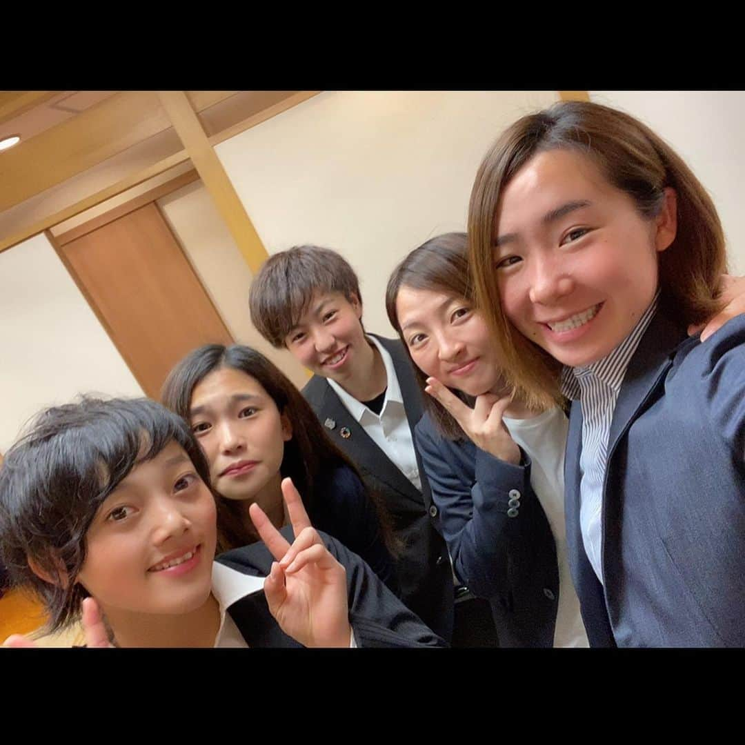 松本真未子のインスタグラム：「. . . なでしこチャレンジ無事に終了✨✨✨ . 沢山のファミリーに会えてとっても嬉しかった〜😄💓 . . いよいよ始まるオリンピックイヤー！！！ まだまだ追う立場ではあるけれど、 やれることはやる。 . "自分を変えるのは自分" . 絶対に後悔がないようまたチームで頑張ります！！！ . #なでしこチャレンジ #ファミリー #目指せオリンピック」