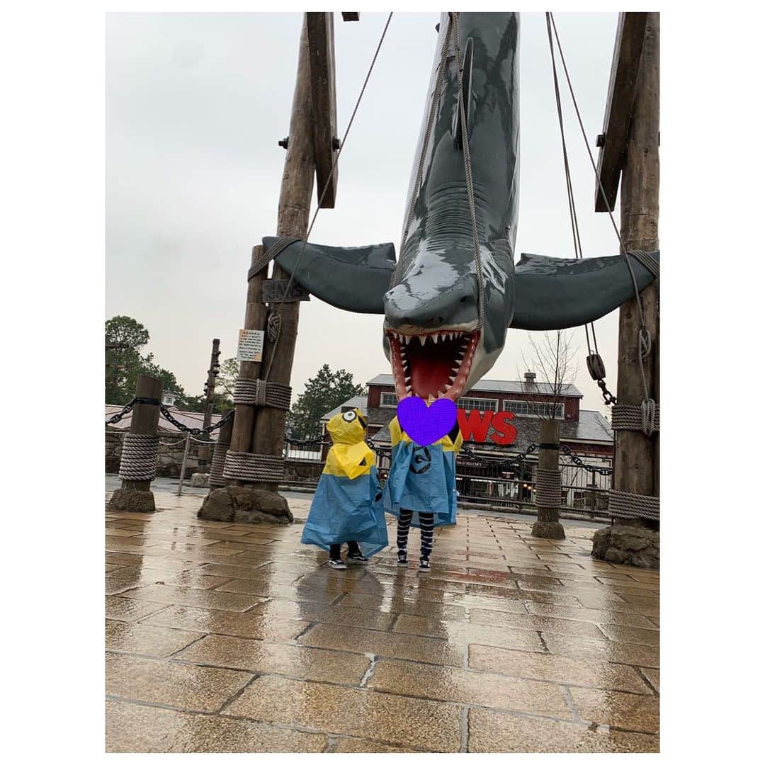 小森純さんのインスタグラム写真 - (小森純Instagram)「USJの旅。 ・ 家族旅行の一番の目的だった場所にGO‼️ ・ 天気も悪かったし、わりとすいてたから乗り物も沢山のれた💓 ・ 息子達。とにかく興奮しててワガママ放題でヤバミだった。😤。 ・ ・ 父、母は激しくくたびれたけど、 2人の笑顔に救われました。 ・ #家族旅行#大阪旅行#USJ旅行#USJ」2月15日 21時05分 - jun.komori1122
