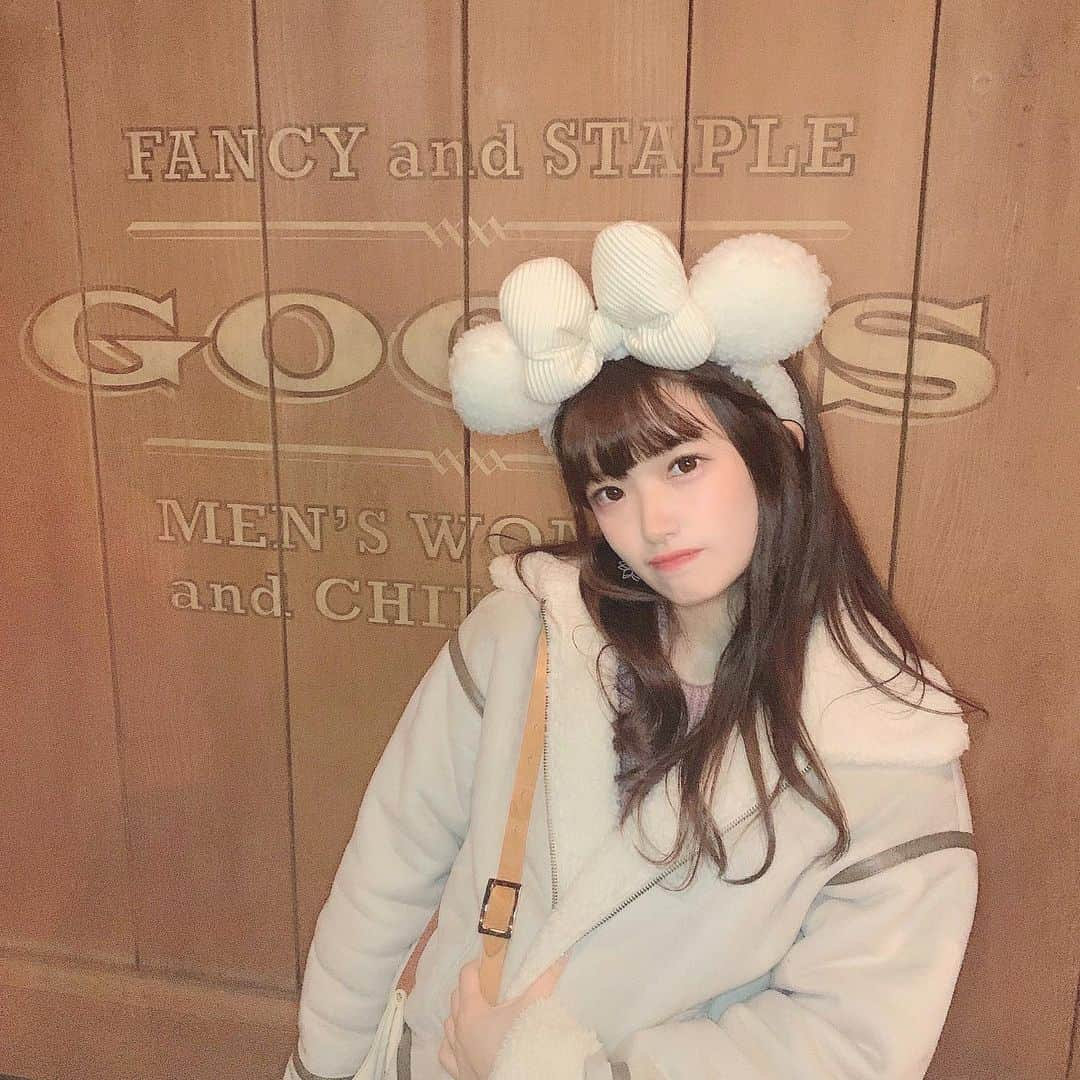 武藤小麟さんのインスタグラム写真 - (武藤小麟Instagram)「. 🐭🤎💭 . このあいだ行った時の🐾 . そして、なんと、この投稿で200投稿になりました！ フォロワーの皆さんいつもありがとうございます🥺♡ . 私のことたくさん知ってもらえますように🥰💭 . #disney #tokyodisneyland  #ディズニーランド #latepost #白コーデ」2月15日 21時11分 - muto_orin