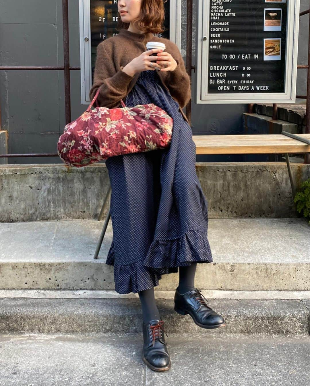 柴田紗希さんのインスタグラム写真 - (柴田紗希Instagram)「#私服さん　#しば服  knit... @april_vintageclothing  bag... @angielala_vintage  shoues... olgow coffee... @deuscustoms ☕️ nail... @chanel.beauty 💅 . 春めき嬉しいな〜 早くたくさん春服着たい♡ 準備は満タンですよ！よ！よ！」2月15日 21時19分 - shibasaaki