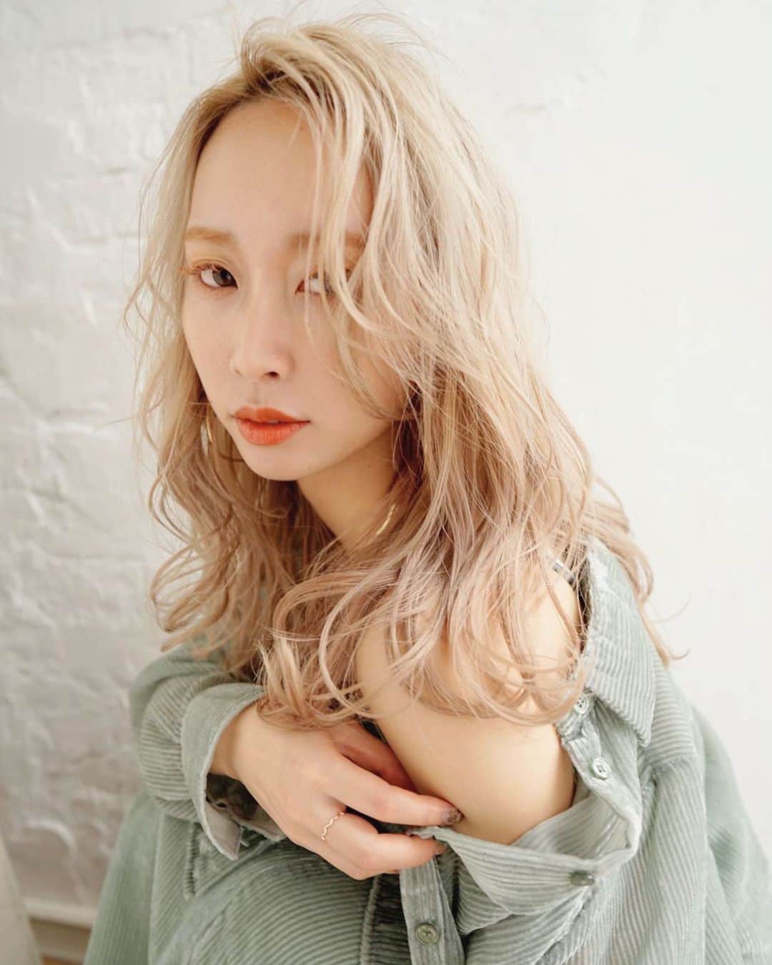 榊原伶奈のインスタグラム：「素敵なデータがたくさんっ .  #サロンモデル #撮影 #撮影データ #作品撮り #東京 #ハイトーン #ケアブリーチ　#ブロンド」