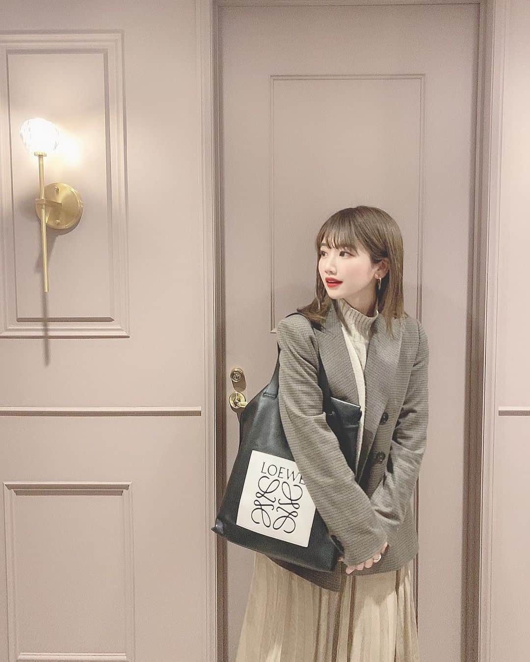 のインスタグラム：「hotel の壁のかわいさ♡ @therose__official ←」
