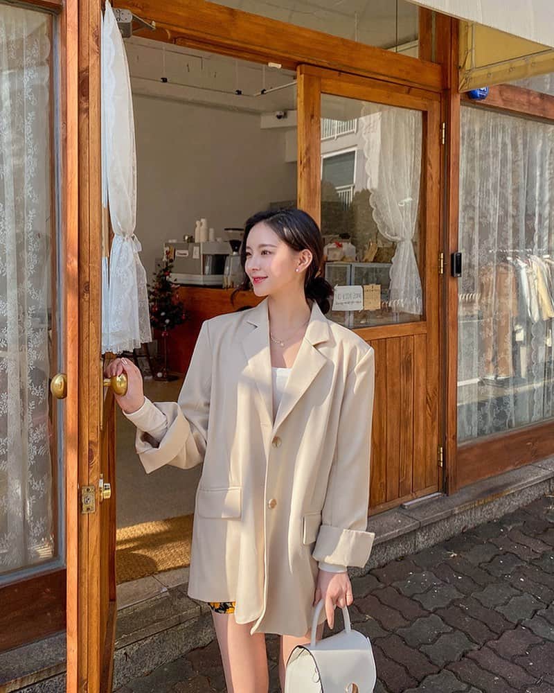 Chuuのインスタグラム：「Have a happy weekend💛」