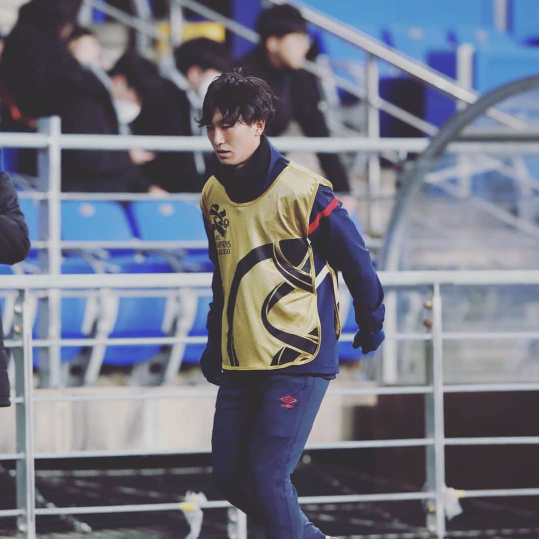 FC東京オフィシャルグッズさんのインスタグラム写真 - (FC東京オフィシャルグッズInstagram)「🇯🇵🗼 vs #蔚山現代FC  チーム一丸。 アジアの頂点をめざす戦いが始まった。 @fctokyoofficial  #acl  #AFCチャンピオンズリーグ2020  #acl2020  #FC東京 #fctokyo  #tokyo」2月15日 23時17分 - fctokyoofficial