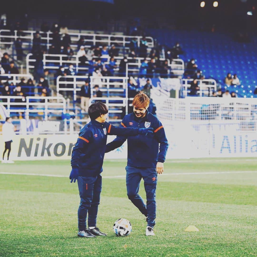 FC東京オフィシャルグッズさんのインスタグラム写真 - (FC東京オフィシャルグッズInstagram)「🇯🇵🗼 vs #蔚山現代FC  チーム一丸。 アジアの頂点をめざす戦いが始まった。 @fctokyoofficial  #acl  #AFCチャンピオンズリーグ2020  #acl2020  #FC東京 #fctokyo  #tokyo」2月15日 23時17分 - fctokyoofficial