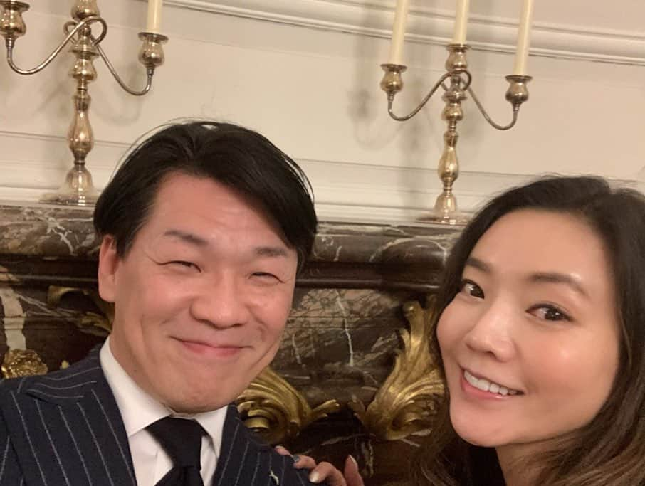 和央ようかさんのインスタグラム写真 - (和央ようかInstagram)「✈️✈️✈️ing back to NY🍎 I’m in the sky 😊✈️✈️Last week when we were in NY we were invited to Japanese Ambassador’s private residence to celebrate our friend Bon san’s medal of rising sun celebration. It was wonderful night 🎖🤩😘Congratulations to Bon San and lovely Yagi family 🎖🙏😘 NYに帰る飛行機の中、お空の上から✈️😊 先週、2月7日にNYの大使私邸にて仲良くさせて頂いている八木Bonさんが、旭日双光章を叙勲されたお祝いのパーティに招待して頂きました😍🙏Bonさんのこれまでの人生、お人柄にまた感銘受けた夜🎖大好きなBonさんTomoko さんSakuraちゃんDaihachi くんTsuru ちゃん本当におめでとうございました🎖😘 #takakonystylin #lifestyle #nylife #yokawao #和央ようか」2月15日 23時25分 - yokawao0215