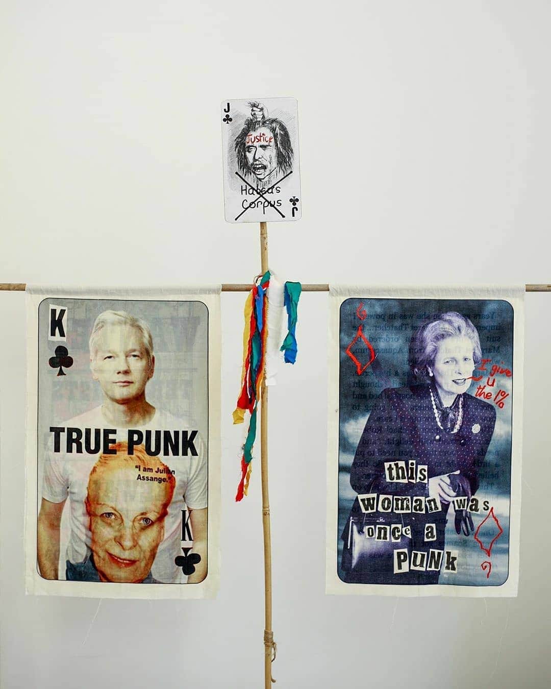 ヴィヴィアン・ウエストウッドさんのインスタグラム写真 - (ヴィヴィアン・ウエストウッドInstagram)「#VWAW2021 Exhibition #AssangeCase #TruePunk」2月15日 23時21分 - viviennewestwoodjapan