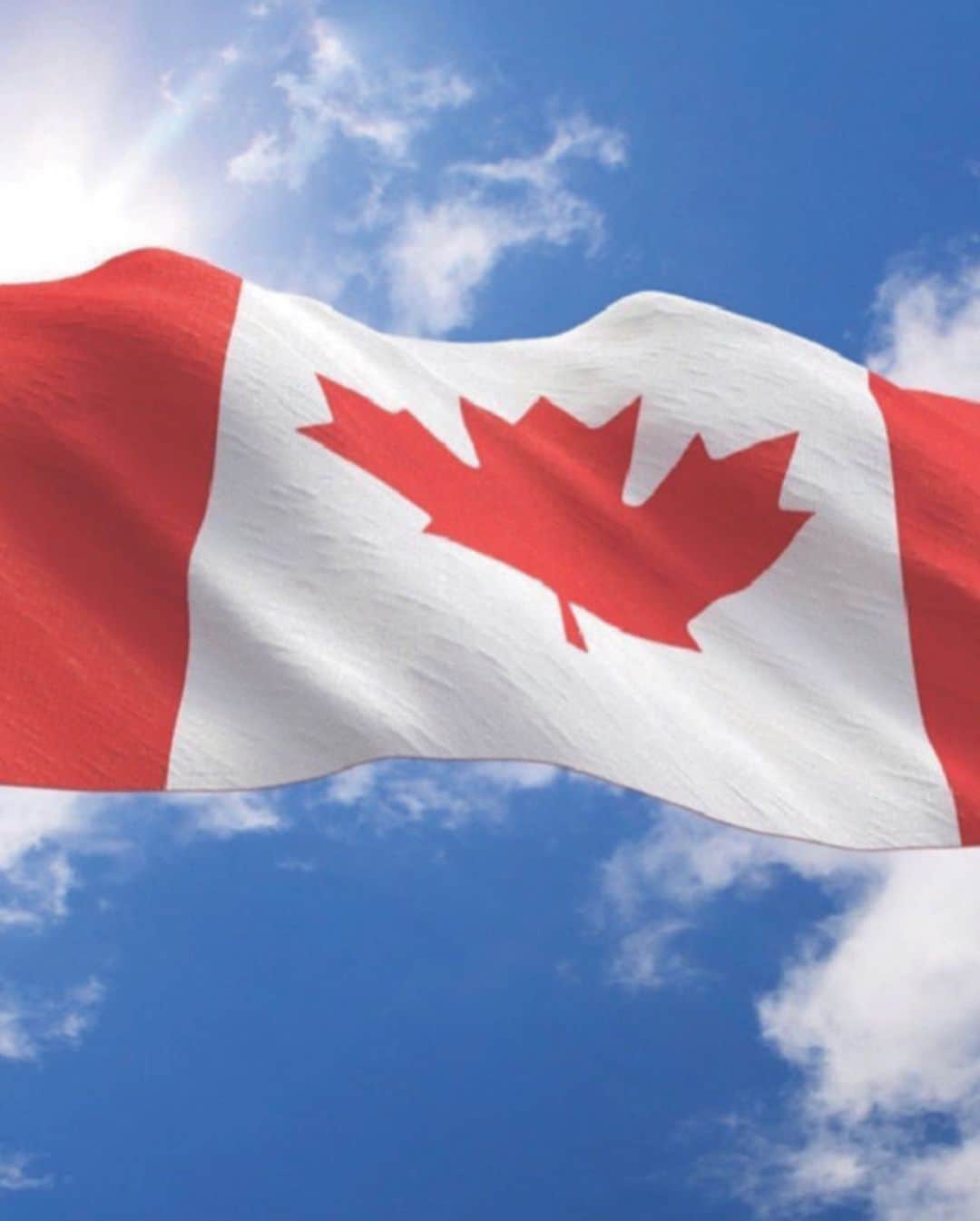 ニッキー・ベンツさんのインスタグラム写真 - (ニッキー・ベンツInstagram)「Oh Canada! 🇨🇦 I’m working on something oh so Canadian. #Canada」2月16日 10時19分 - nikkibenz