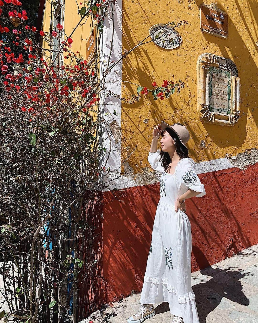 伊藤沙織のインスタグラム：「🥀💛🧡 . #guanajuato」