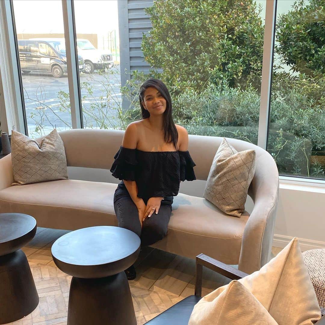 シャネル・イマンのインスタグラム：「Just touched down in LA. So happy to be back home. Thank you @reserveps for taking care of me and my family & making travel easy especially traveling with my kids. The airport was such a breeze. The best airport experience yet! #onlyatps」