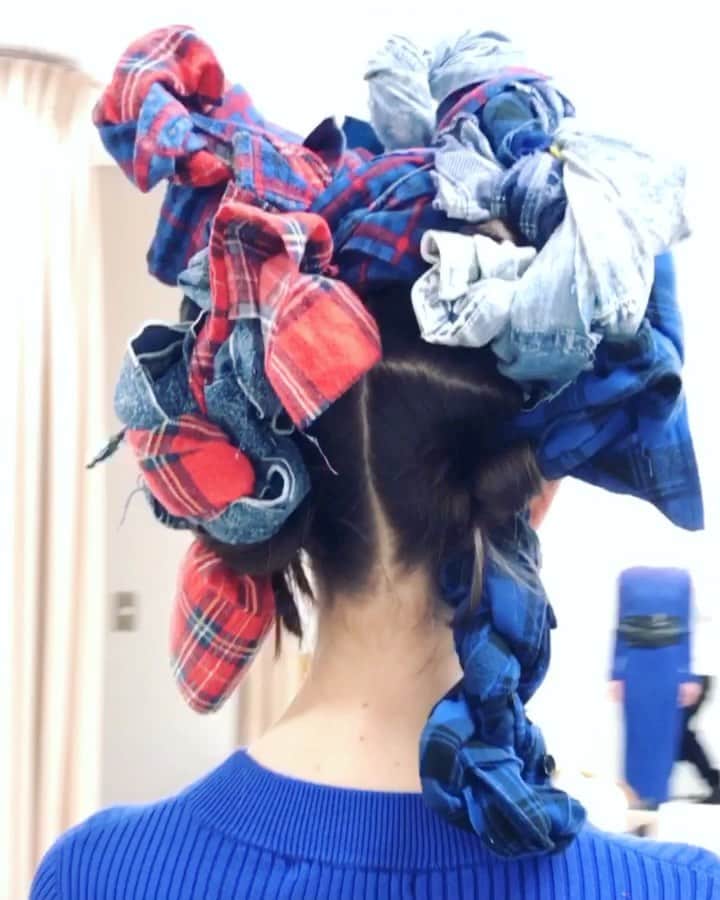 今泉亮爾のインスタグラム：「#hairshow#GBX#model @e19032001d @___fe_ya___@laura.schwerin Creating head with shirt !!(^^( ͡° ͜ʖ ͡°)(^^) 👕👚👔👗👕👚👔👗👕👚👗👕👚👔👗 #hair @ryojiimaizumi #make Chifumi #style Sohei」