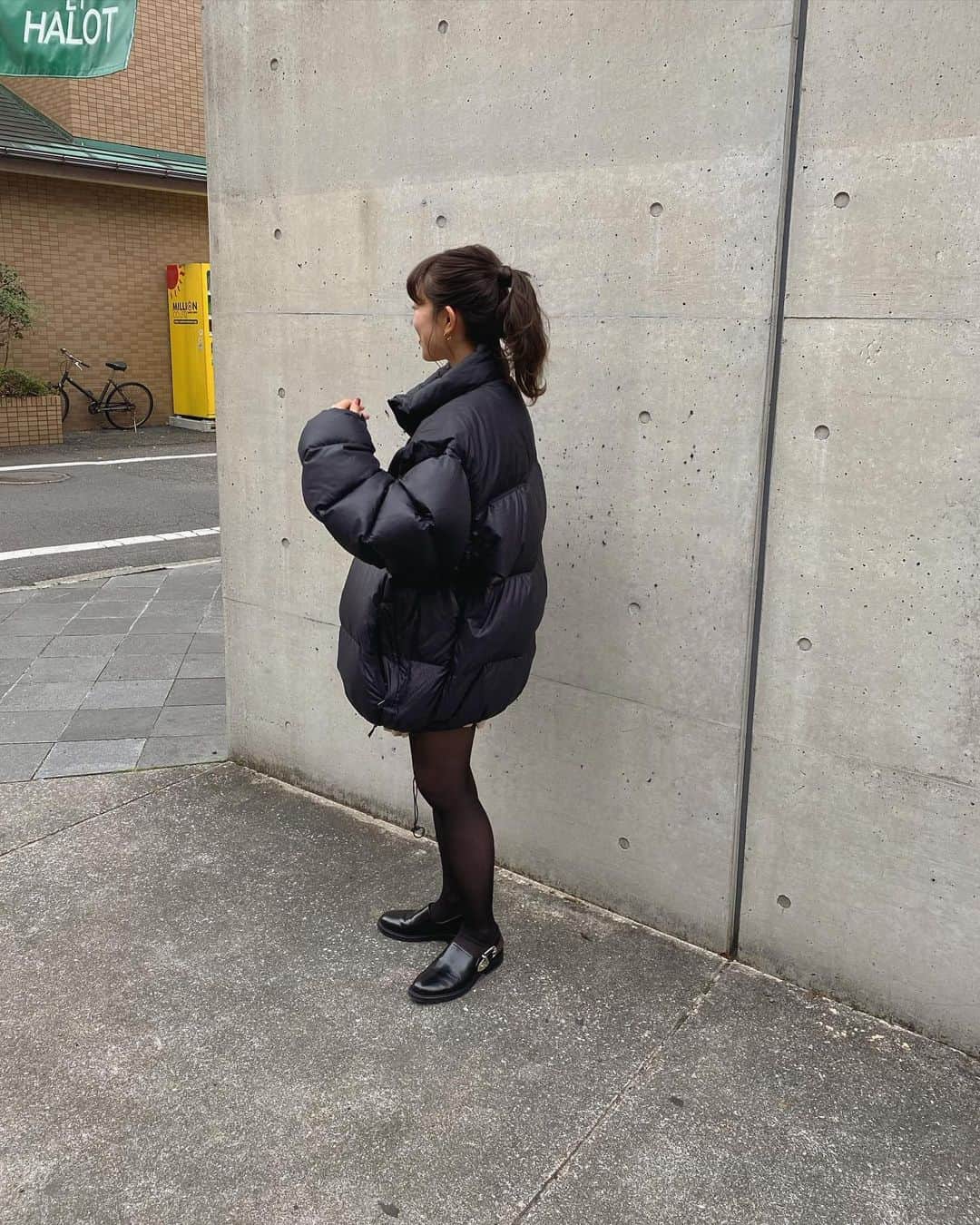 のインスタグラム：「ㅤㅤㅤㅤㅤㅤㅤㅤㅤㅤㅤㅤㅤ ㅤㅤㅤㅤㅤㅤㅤㅤㅤㅤㅤㅤㅤ 真っ黒の日🖤 ㅤㅤㅤㅤㅤㅤㅤㅤㅤㅤㅤㅤㅤㅤㅤㅤㅤㅤㅤㅤㅤㅤㅤ 中は少し前にベージュが再入荷した お気に入りのチュニック🐷🌸 ㅤㅤㅤㅤㅤㅤㅤㅤㅤㅤㅤㅤㅤ ㅤㅤㅤㅤㅤㅤㅤㅤㅤㅤㅤㅤㅤ #ちわcode #ダウン #ダウンジャケット #thenorthface #northface #ヌプシ #togapulla  ㅤㅤㅤㅤㅤㅤㅤㅤㅤㅤㅤㅤㅤ」