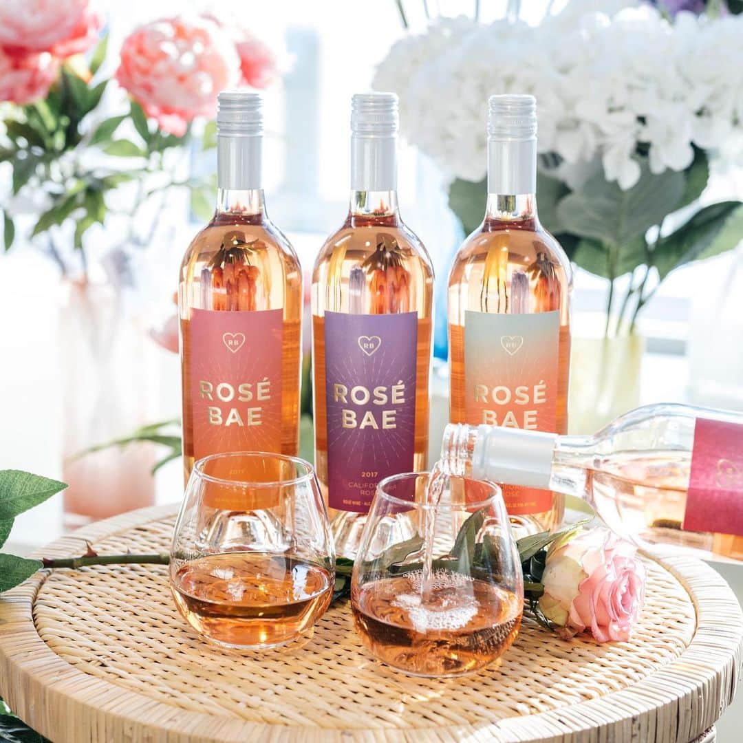 Targetさんのインスタグラム写真 - (TargetInstagram)「*Turns on date night playlist.* Try Rosé Bae, new and only $9.99. 🌹  Must be 21+ to drink alcohol.」2月16日 2時12分 - target