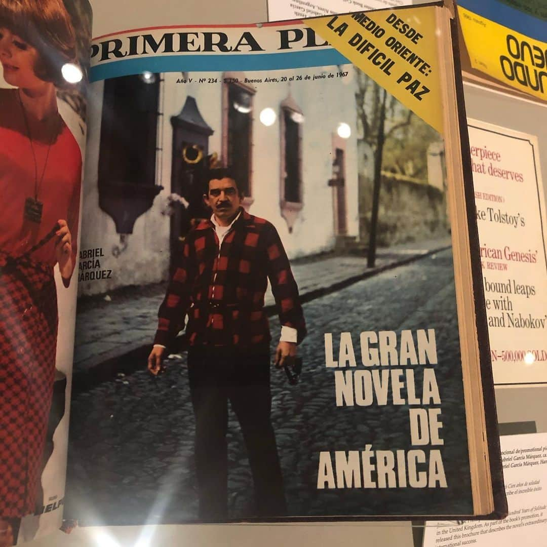 ダナイ・ガルシアさんのインスタグラム写真 - (ダナイ・ガルシアInstagram)「You know, yesterday I spent a good part of my Valentine’s day enjoying this legend’s life & work #Gabriel Garcia Marquez. I can’t even begin to explain how much I love his stories, novels, books & mind.  In school they made us read “100 hundred years of solitude” (genius). And for most of my parents generation, he was an idol. 💎💎 It’s amazing how stories can shape us. How one person can connect us to their imaginary world. 🍃👑 Thank you Gabriel for sharing your gift. I’m so inspired by you!!! If you haven’t had the opportunity to check out his work. Please do and start with “100 years of solitude” or “Love in the times of cólera”. Also if you are in Austin, you must check out this exhibition. #gabrielgarciamarquez #colombia #amazing #work  #workflow #stories #beauty #gratitude #blessed #magic #100yearsofsolitude #danaygarcia #novels  Never forget the magic」2月16日 2時28分 - danaygarcia1