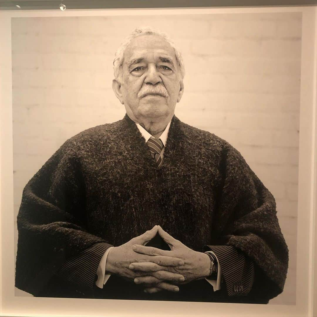 ダナイ・ガルシアさんのインスタグラム写真 - (ダナイ・ガルシアInstagram)「You know, yesterday I spent a good part of my Valentine’s day enjoying this legend’s life & work #Gabriel Garcia Marquez. I can’t even begin to explain how much I love his stories, novels, books & mind.  In school they made us read “100 hundred years of solitude” (genius). And for most of my parents generation, he was an idol. 💎💎 It’s amazing how stories can shape us. How one person can connect us to their imaginary world. 🍃👑 Thank you Gabriel for sharing your gift. I’m so inspired by you!!! If you haven’t had the opportunity to check out his work. Please do and start with “100 years of solitude” or “Love in the times of cólera”. Also if you are in Austin, you must check out this exhibition. #gabrielgarciamarquez #colombia #amazing #work  #workflow #stories #beauty #gratitude #blessed #magic #100yearsofsolitude #danaygarcia #novels  Never forget the magic」2月16日 2時28分 - danaygarcia1