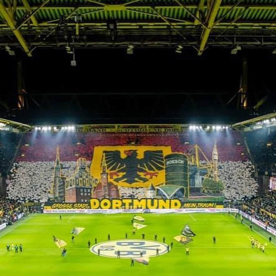 ケヴィン・グロスクロイツのインスタグラム：「Meine Stadt und mein Verein💪🏻👊🏻💯 #stolz  Wieder einmal Respekt für die Ultras Dortmund und die Südtribüne ✅ #wahnsinn」