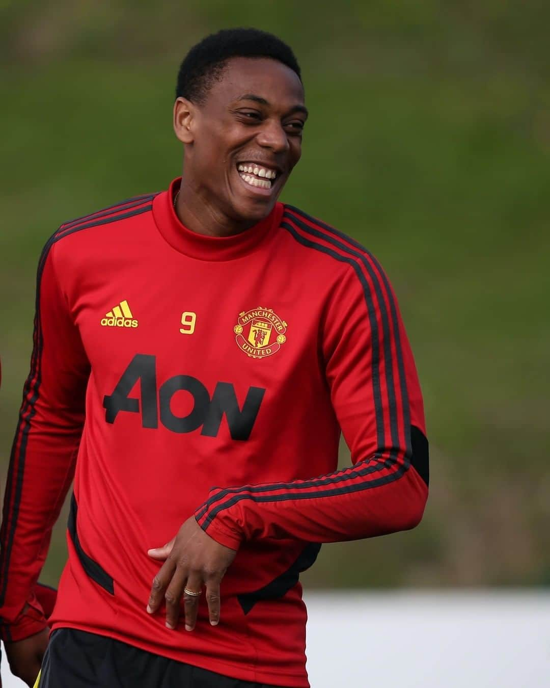 マンチェスター・ユナイテッドさんのインスタグラム写真 - (マンチェスター・ユナイテッドInstagram)「That smile, that damned smile ❤️ #Martial #MUFC」2月16日 2時58分 - manchesterunited