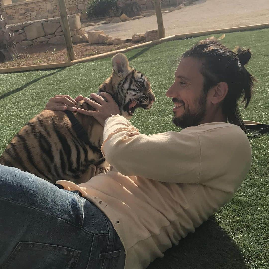 クリスティアン・ザッカルドさんのインスタグラム写真 - (クリスティアン・ザッカルドInstagram)「🐅 🐯 #tbt #Malta #tiger #memories #amazing #experience #funny」2月16日 3時08分 - cristianzaccardo