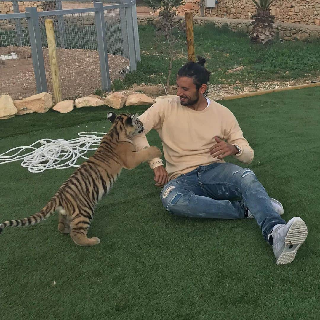 クリスティアン・ザッカルドさんのインスタグラム写真 - (クリスティアン・ザッカルドInstagram)「🐅 🐯 #tbt #Malta #tiger #memories #amazing #experience #funny」2月16日 3時08分 - cristianzaccardo