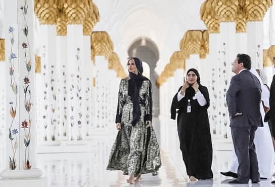 イヴァンカ・トランプさんのインスタグラム写真 - (イヴァンカ・トランプInstagram)「The Sheikh Zayed Grand Mosque; a masterpiece of modern Islamic architecture and design. . . 📷: AP」2月16日 4時31分 - ivankatrump