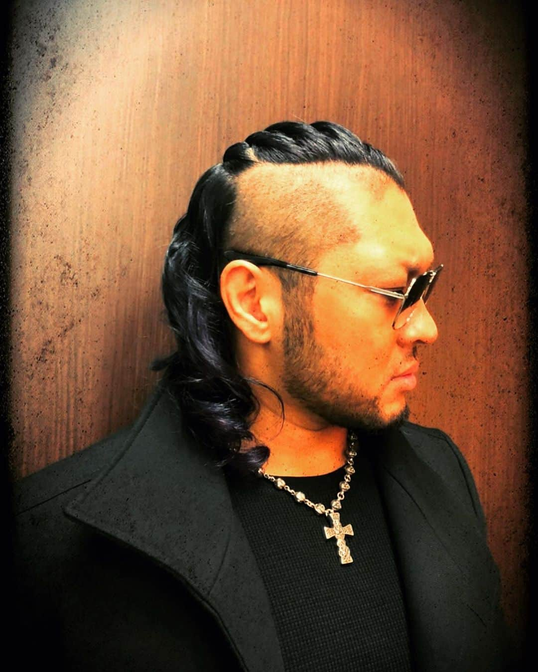 EVILのインスタグラム：「Shooting... #evil  #everythingisevil  #kingofdarkness  #hairstyle」