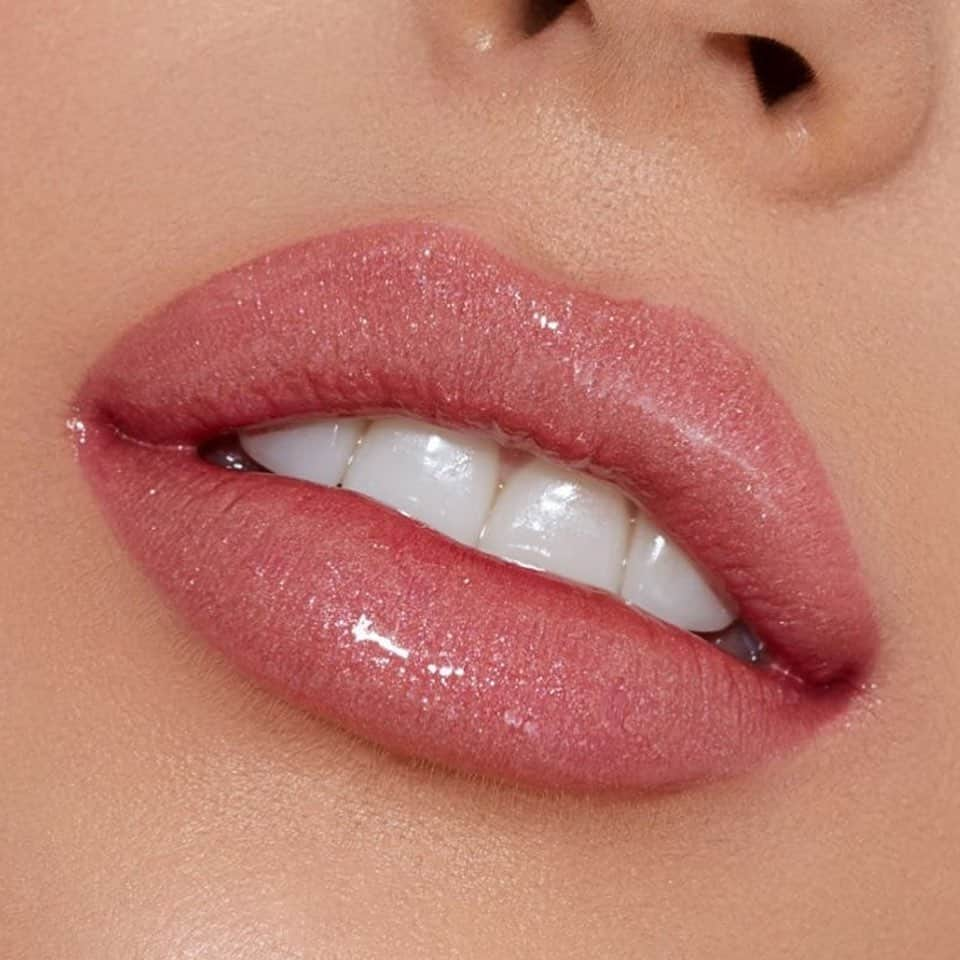 Kylie Cosmeticsさんのインスタグラム写真 - (Kylie CosmeticsInstagram)「Shop Koko Kollection singles in our V-Day weekend 2 for $20 sale! Ends Sunday 💗🥰 KylieCosmetics.com」2月16日 7時34分 - kyliecosmetics