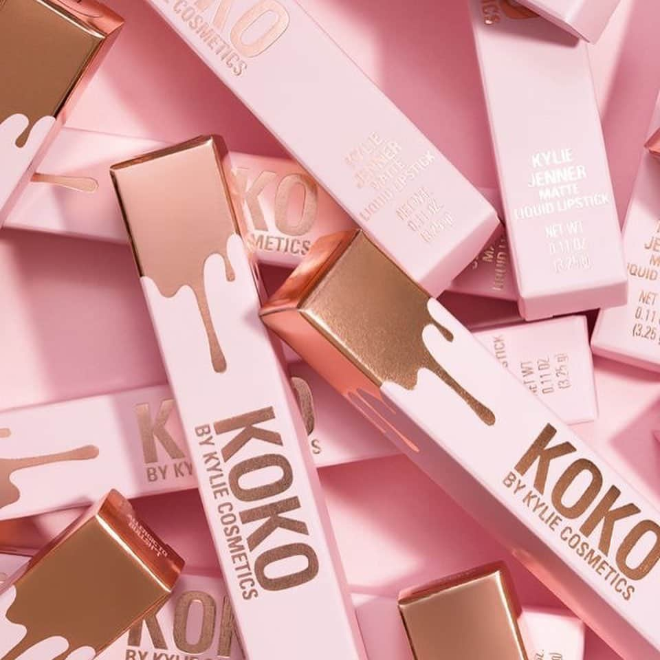 Kylie Cosmeticsさんのインスタグラム写真 - (Kylie CosmeticsInstagram)「Shop Koko Kollection singles in our V-Day weekend 2 for $20 sale! Ends Sunday 💗🥰 KylieCosmetics.com」2月16日 7時34分 - kyliecosmetics