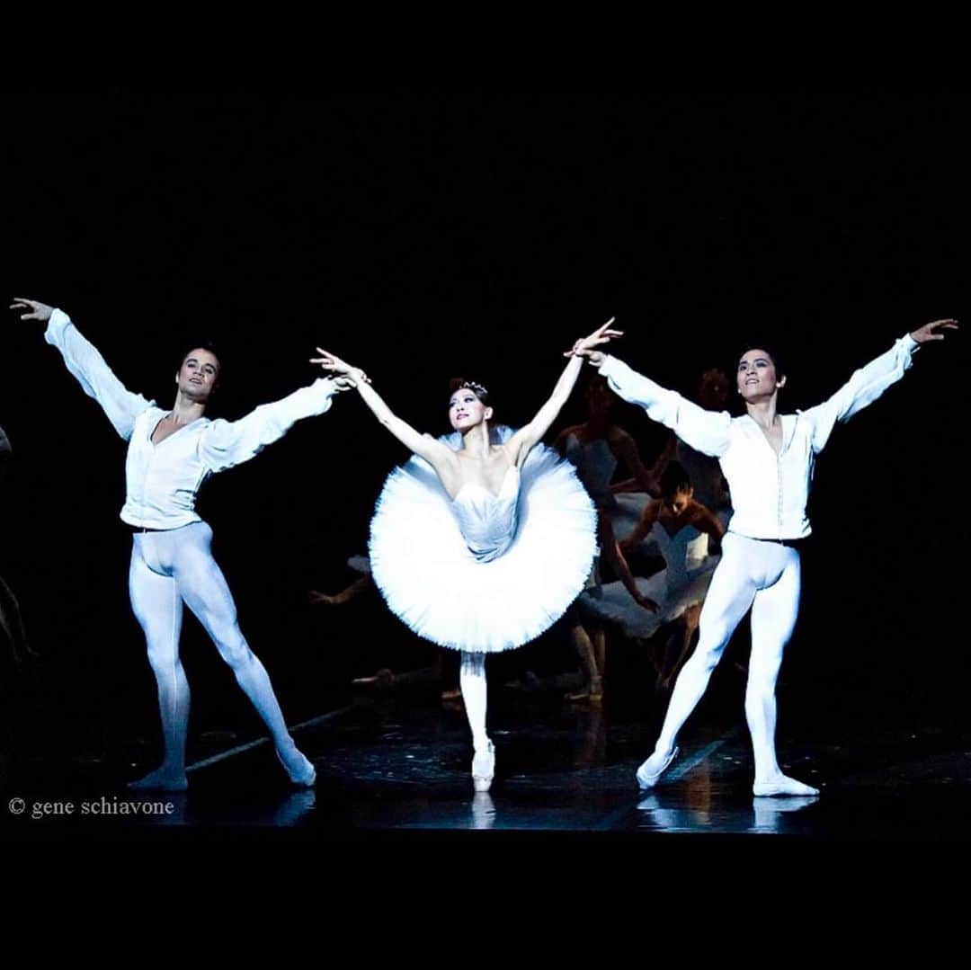 倉永美沙さんのインスタグラム写真 - (倉永美沙Instagram)「Tonight is my first Etudes with San Francisco Ballet! Photo by @schiavonegene with @jeffreycirio @paulo_arrais1987  今夜はエチュードを踊ります。サンフランシスコバレエとは初めて! #ballet #ballerina #ballerinalife #happy #happiness #dance #art #幸せ #バレエ #バレリーナ  #work #sf #season #program #next #etudes #stage #sanfranciscoballet #debut」2月16日 8時08分 - misakuranaga