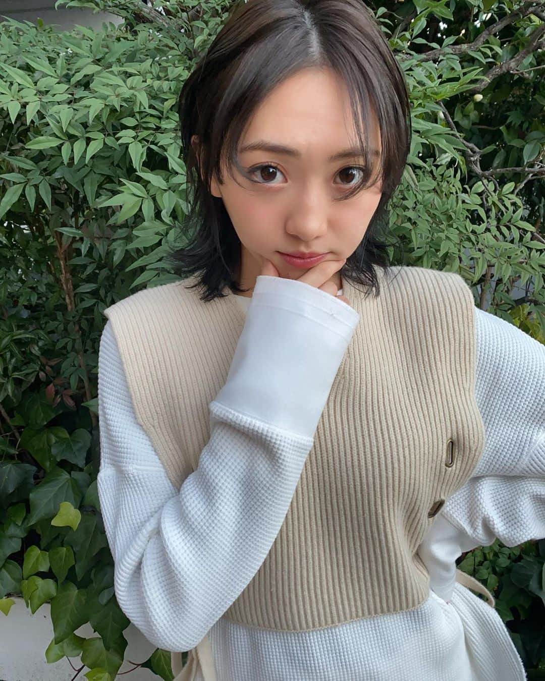 高橋有紀のインスタグラム：「ゆりあちゃん舞台終わりでお誕生日前にカラーとトリートメントできました☺️🤍なんか動いてるけどかわいい笑。 ゆりあちゃんのファンの女の方よくきてくれてるけど、先日メンズのファンの方もきてくれました🤗 #木﨑ゆりあ #lysa_yuki」