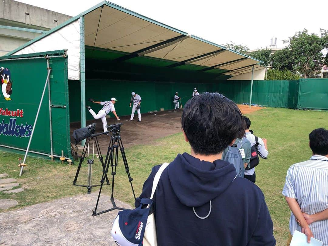 坂東亀三郎さんのインスタグラム写真 - (坂東亀三郎Instagram)「最終日は浦添へ！﻿ ﻿ 4日間めっちゃ楽しかった！ ﻿ 詳しくは開幕頃に発売される﻿ サンケイスポーツ発行の﻿ 『丸ごとスワローズ』で！！！﻿ ﻿ ﻿ サンケイスポーツの紙面にも﻿ 対談記事が開幕までに出まーす！﻿ ﻿ #春季キャンプ #彦キャン2020 #沖縄﻿ #歌舞伎 #音羽屋 #歌舞伎役者﻿ #彦三郎 #坂東彦三郎 #九代目﻿ #歌舞伎部 #otowayabando﻿ #歌舞伎大好き #KABUKI﻿ #彦さんぽ﻿ ﻿ コメントはお気軽に📝﻿ ランダムに返信しまっせ✍️」2月16日 19時38分 - otowayabando