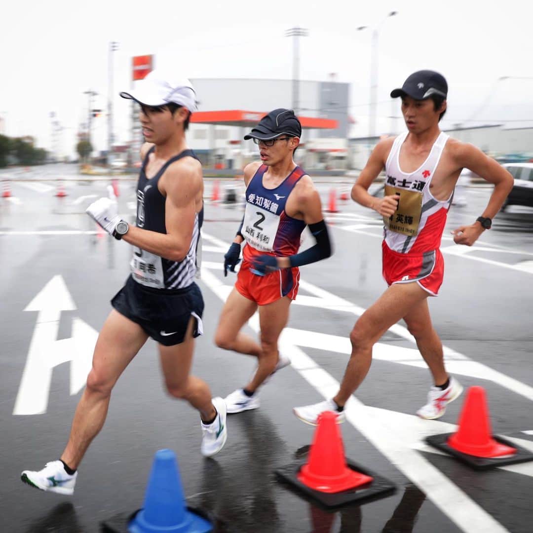 日本経済新聞社さんのインスタグラム写真 - (日本経済新聞社Instagram)「陸上の日本選手権20キロ競歩が16日、神戸市で行われました。男子は既に東京五輪代表を決めていた山西利和選手（写真中央）が初優勝を飾りました＝小幡真帆撮影 #tokyo2020 #nikkei_tokyo2020 #東京五輪 #競歩 #racewalking」2月16日 18時08分 - nikkei