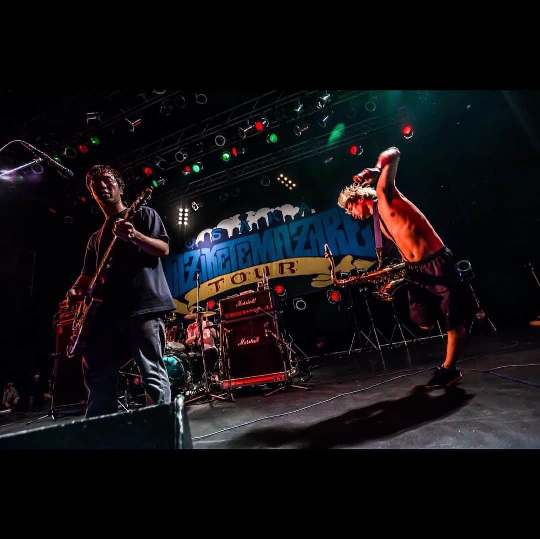 SHANKさんのインスタグラム写真 - (SHANKInstagram)「2020.02.15 HEY-SMITH presents OSAKA HAZIKETEMAZARE TOUR TOKYO TSUTAYA O-EAST, Tokyo photo by @hayachinphoto  Thanks to @mitsurusax @canasumushi @keniikawa  @makkincolin  #SHANK #SHANK095 #SHANK095JPN」2月16日 18時17分 - shank095jpn