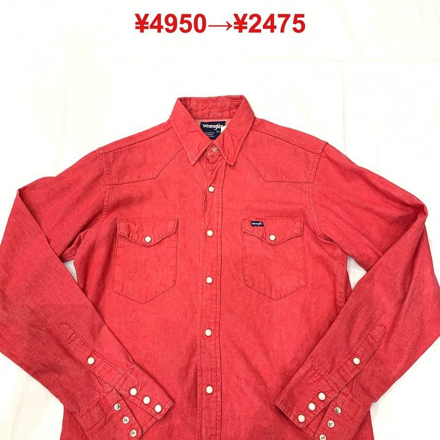 のインスタグラム：「本日も50% OFF SALE 開催中です🔥🔥🔥 セールは店頭のみです。 通販、WEB SHOPは対象外となります。 皆様のご来店お待ちしております。 .  #お問い合わせはお電話で承ります #jammru #osaka  #fashion  #streetstyle  #streetfashion  #vtg  #vintage  #used  #usedclothing  #古着 #古着屋 #ファッション #70s #80s #90s」