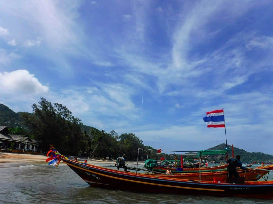 渡辺由布子さんのインスタグラム写真 - (渡辺由布子Instagram)「🚤 ・ ＴＡＯ ＩＳＬＡＮＤ  2月前半は避寒のため#タイ へ✈︎ 乾季は30℃以上ありながらも湿度が高すぎず、毎日青空が見えて過ごしやすくて好き。  新型コロナウィルスやPM2.5対策で、タイでもマスク人口多め。  サムイ島から2時間の船旅を経て、#タオ島 に初上陸🚩  #EscapetoThai  #ThailandResort #beach #palmtrees  #boattrip 📍 #KohTao #Thailand #🇹🇭」2月16日 19時05分 - watanabe_yuko
