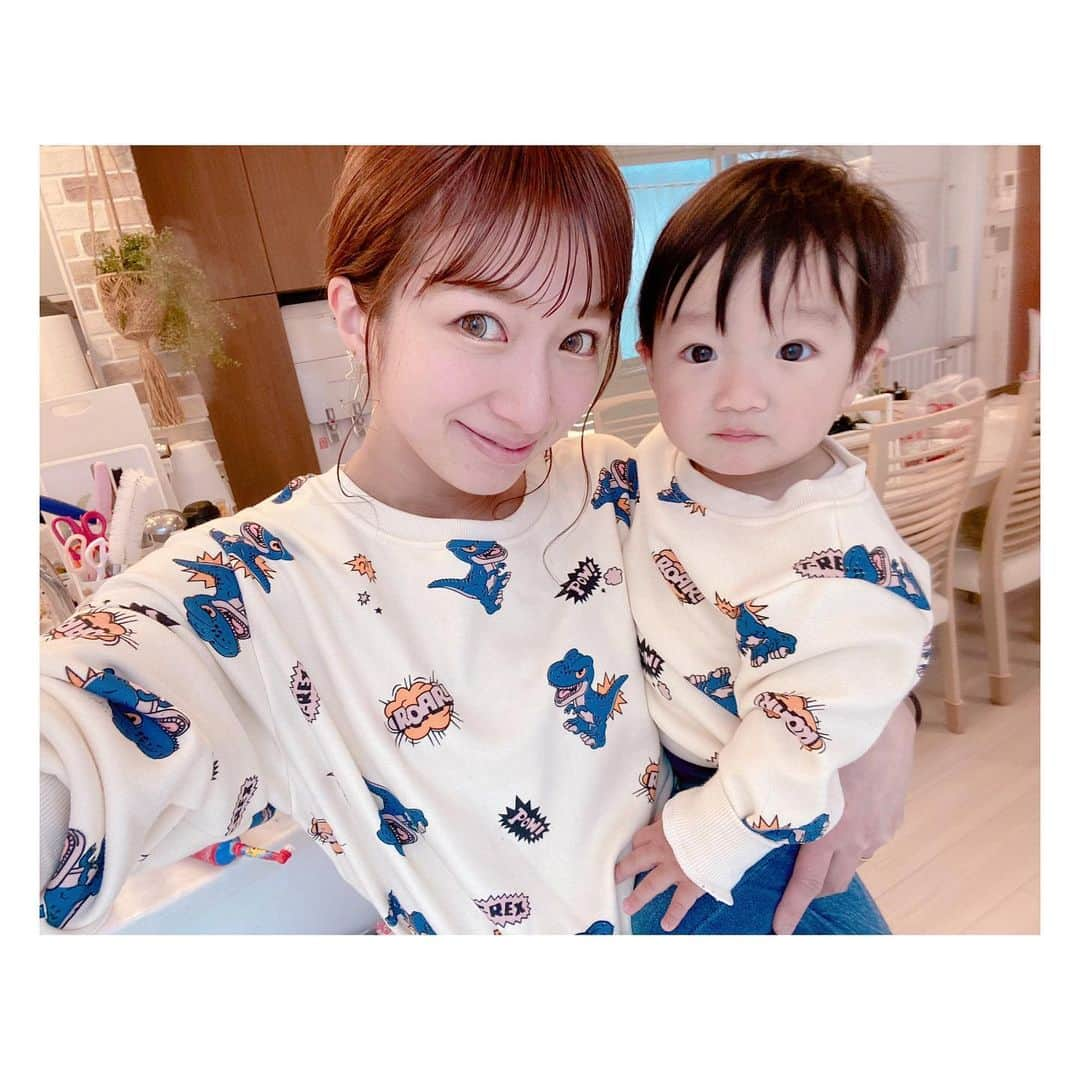 辻希美さんのインスタグラム写真 - (辻希美Instagram)「今日は親子お揃いコーデ🦕💕 #幸空 #一歳二カ月 #お揃いコーデ #親子お揃いコーデ  #🦕💕 #韓国ファッション」2月16日 19時07分 - tsujinozomi_official