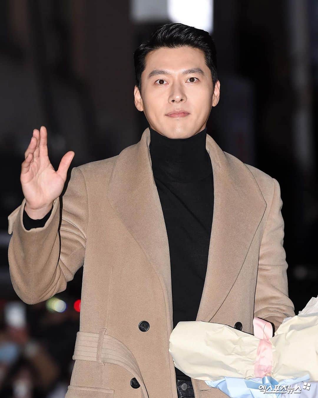 ヒョンビンのインスタグラム：「Hyun Bin attends Crash Landing on You wrap up party! —— #crashlandingonyou #사랑의불시착 #hyunbin #현빈 #ヒョンビン #玄彬」