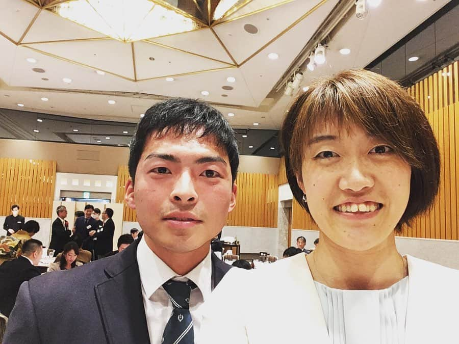 我孫子智美さんのインスタグラム写真 - (我孫子智美Instagram)「同志社大学体育会陸上競技部  創部100周年記念式典  会長の宮川さんが挨拶で仰っていた『言うこと聞かない問題児』は自分のことだと思っていますが(ごめんなさい笑)  この繋がりの中にいられることが嬉しいです  創部100周年おめでとうございます  #同志社大学陸上競技部  #100周年」2月16日 19時29分 - tomomomiabiko