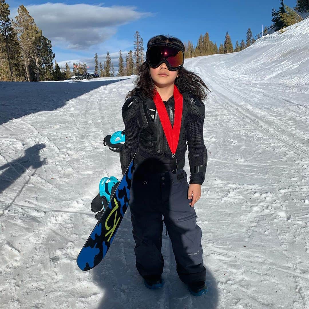 のインスタグラム：「Got 2nd place 🥈‼️ #8歳 #スノーボード @tora_orion_k  #k2miniturbo @k2.snowboarding @billabong_japan @billabong_snowboarding @vonzipper @unfudge_official @ronineyewear @ronin_the_tour_life @hayashiwax @hayashiwaxusa @mammothtrampolineclub @mammothsnowboardteam」