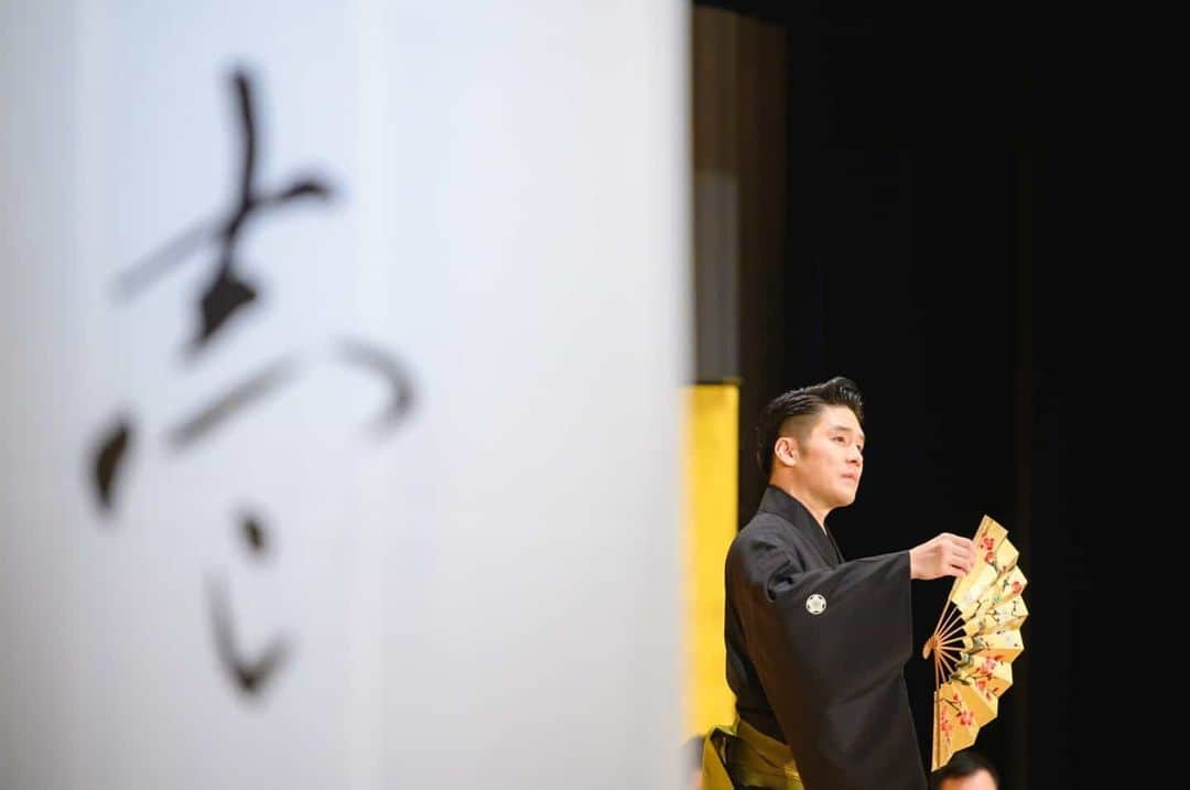梅川壱ノ介（舞踊家）のインスタグラム：「壱ノ介の由来 ￣￣￣￣￣￣￣￣￣￣￣￣￣￣￣￣￣￣￣￣￣￣￣￣ いつの日か、お話できる日を待っています。  今日は日曜日、素敵な一日をお過ごしくださいー。  #梅川壱ノ介後援会  #梅川壱ノ介  #日本舞踊 #舞踊家 #名前の由来」